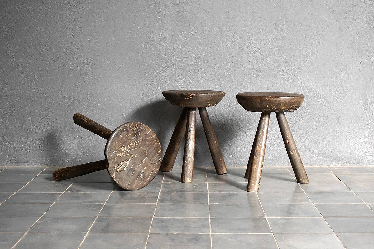Tigo Table in Antique Finished